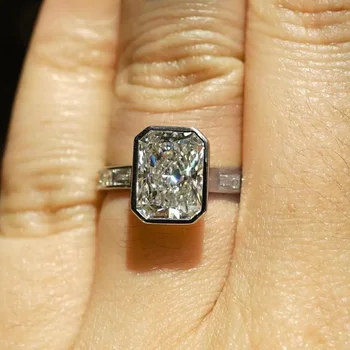 Anello Classico Placcato Argento 925 per Donna - Gioiello alla Moda con Zircone Quadrato Lucido, Regalo di Anniversario, Anello di Fidanzamento