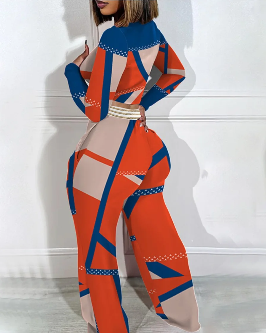 Рисунок 4 - Женский брючный костюм из двух предметов