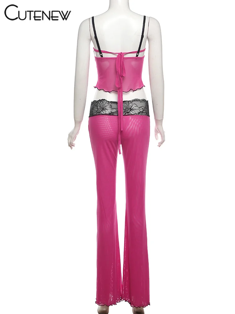 Conjunto de dos piezas de encaje con retazos para mujer, camisola sexy estilo hipster con tirantes finos y pantalones ajustados de cintura alta, ropa femenina