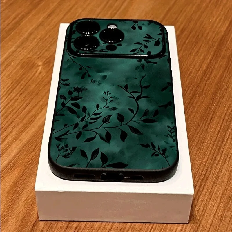 Dark Emerald Green Botanical Leaf Silhouette Case Cover