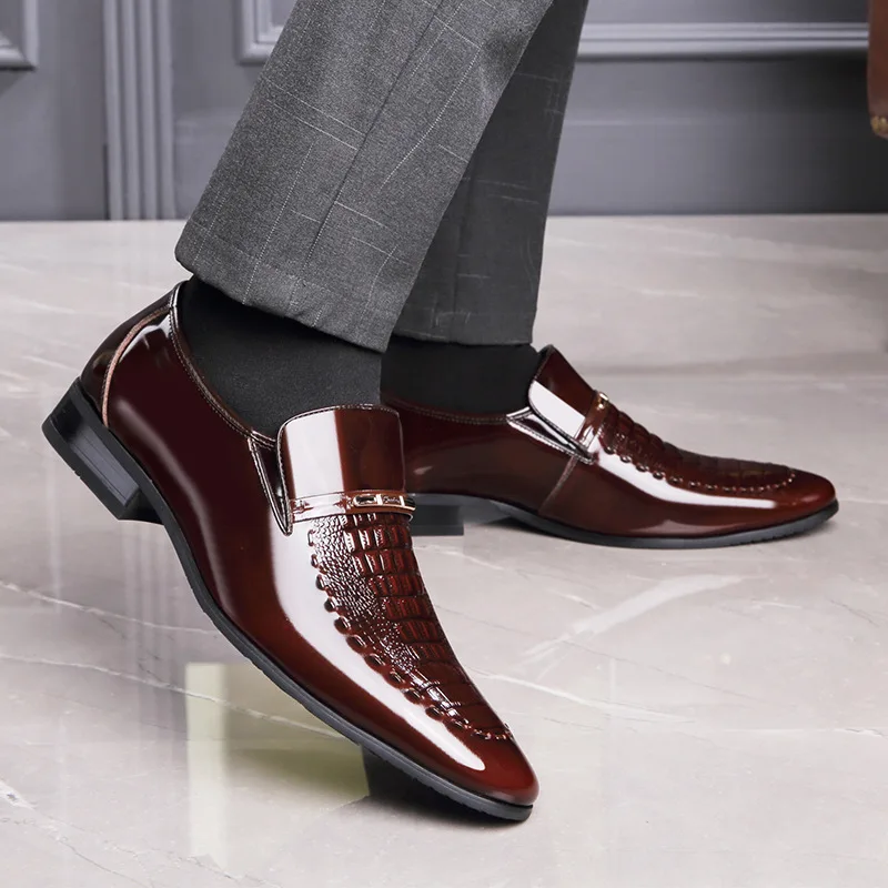 Business Men Leather Shoes Patent Leather Men's Dress Shoes Slip on Pointed Toe Mens Oxford Hot New British Party Footwear