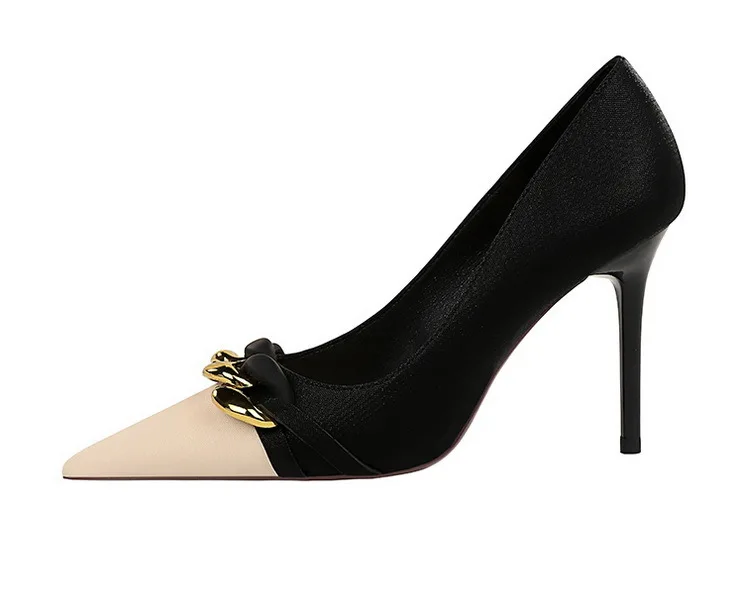 

2023 Autumn Winter New Shallow lip color block pointed toe metal chain decorated high heels1.107