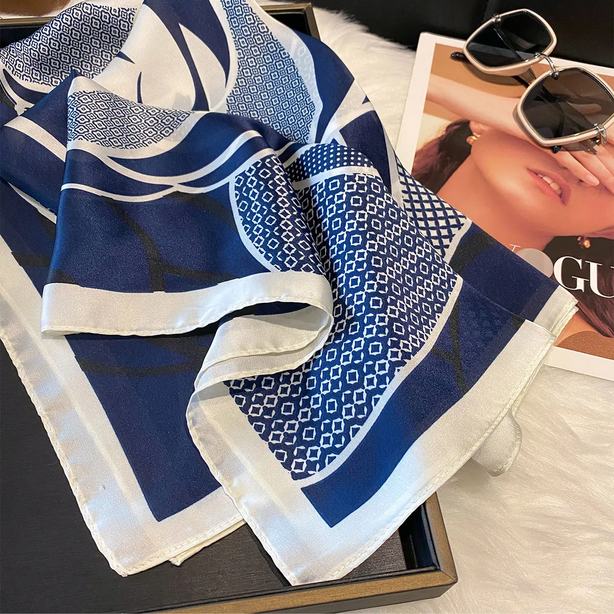 2025 neue Mode 70X70 cm frauen Schal Seide Kamelie Druck Schal Quadrat Schal Dekorative Stirnband Hals Luxus Design bandana – Detail 8