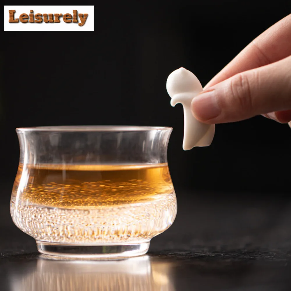 Creative Ceramic Cat Water Cup Edge Pendant White Porcelain Tea Figurine Crafts Tea Pet Ornament Room Tea Ceremony Accessories