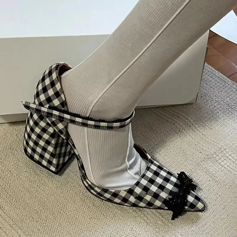 2024 New Fashion Korean version with a niche design bow, Mary Jane shoes, pointed print, thick heels, high heels for women