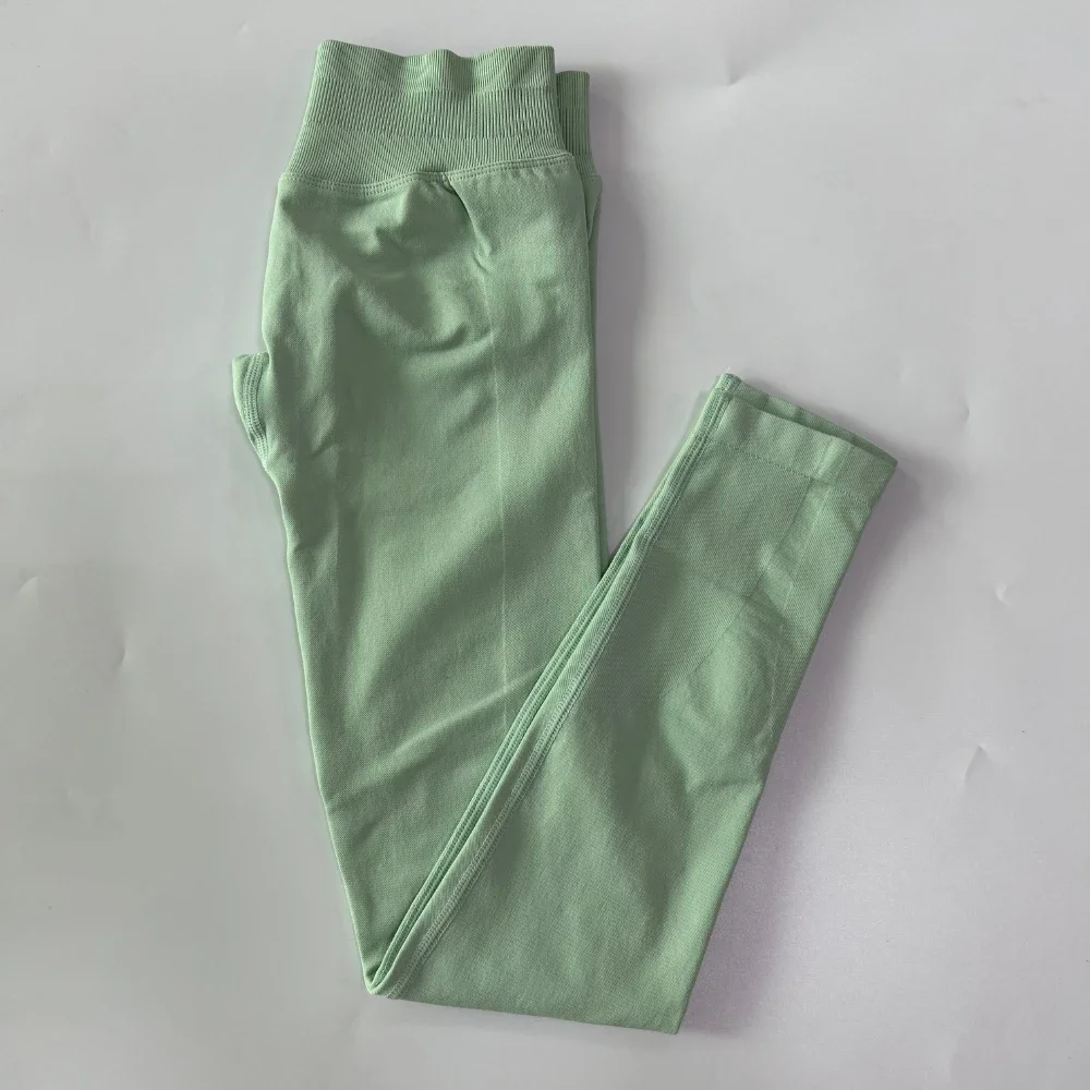 NO LOGO Light green
