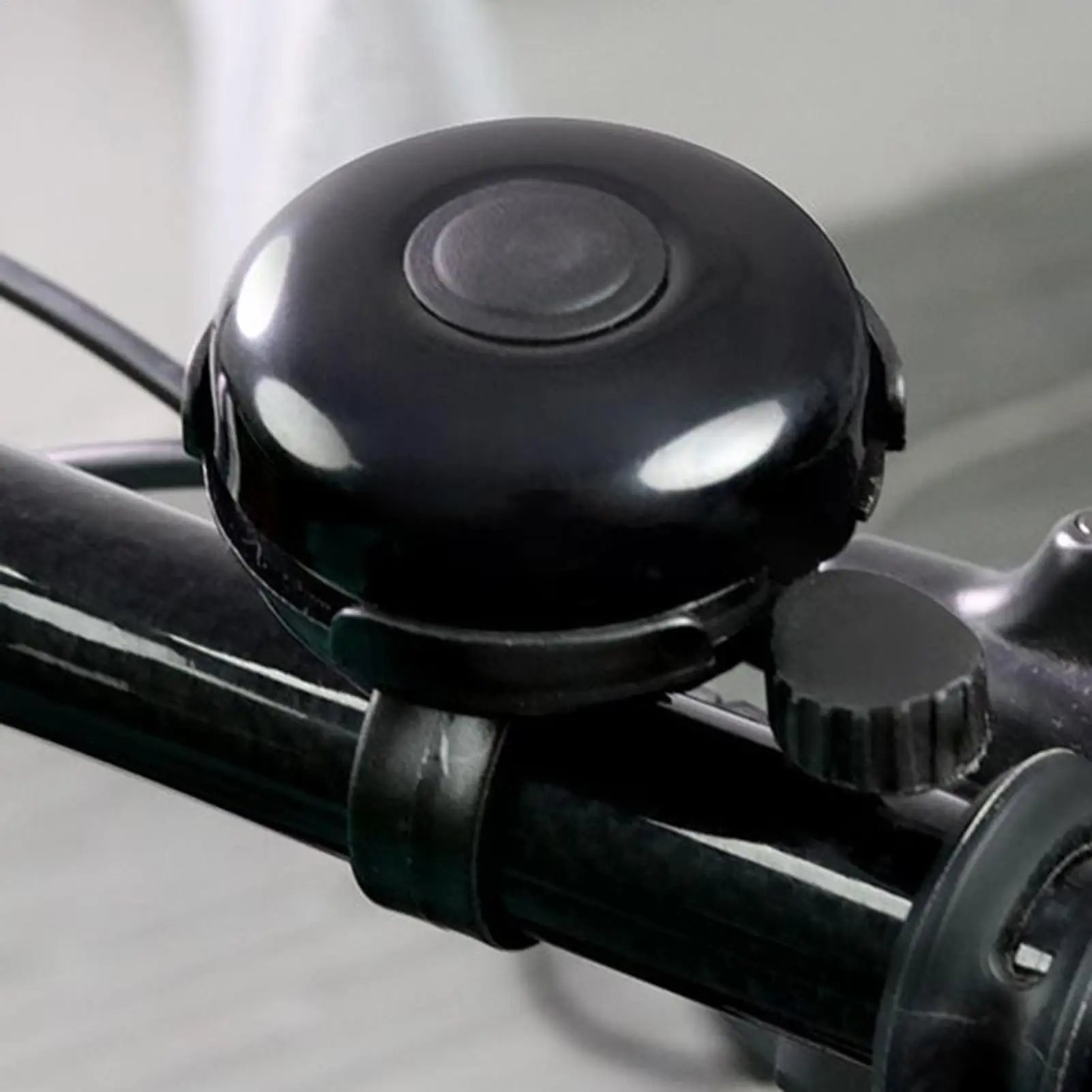 100 dB laute Fahrradklingel, universelle Fahrradringhupe aus Legierung für Erwachsene, Kinder, Männer, Frauen, Fahrradlenker, Outdoor-Reitsicherheit – Detail 4