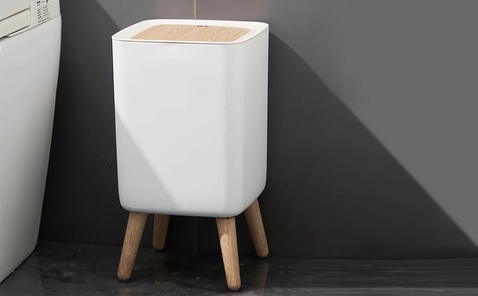 TRASH CAN