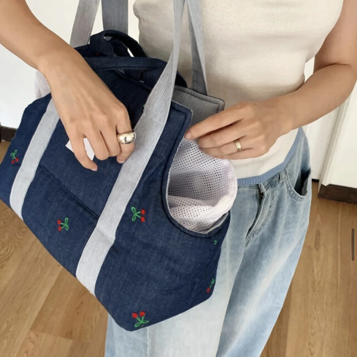 1pc 29*38*14cm Ins Pet Outing Cross-Body Shoulder Bag, Large Capacity Breathable Dog and Cat Portable Bag Backpack Cat Bag