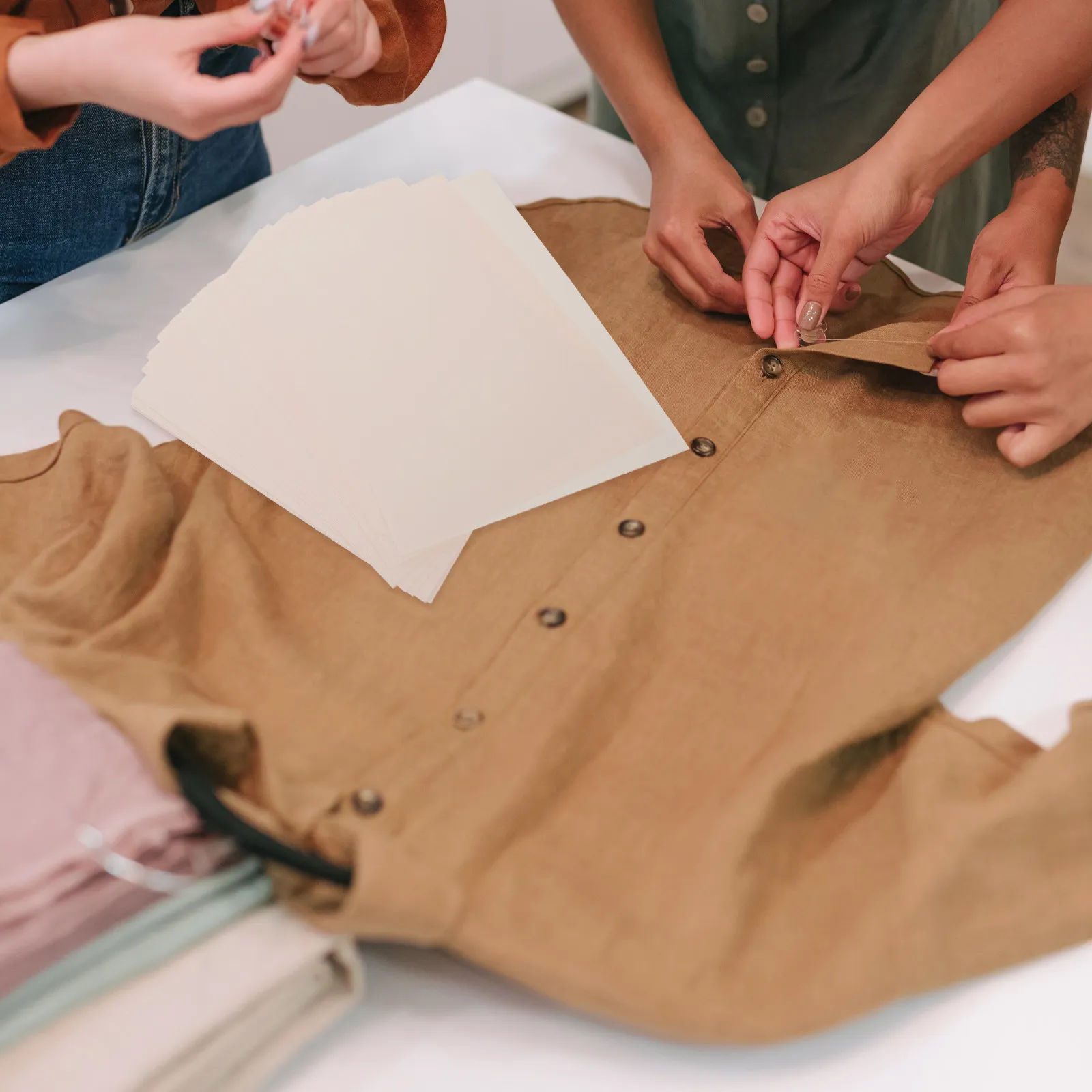 100매 A4 승화전사지, 비면 원단용 다리미 전사 시트, 폴리에스터 캔버스 티셔츠 패턴 인쇄용 대량 팩