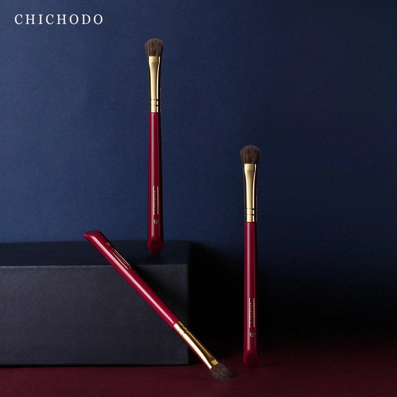 CHICHODO, 럭셔리 메이크업 브러쉬, 대형 아이 섀도우 브러쉬, 천연 동물 털로 만든 고품질 소프트 브러쉬-레드 로즈 시리즈 001
