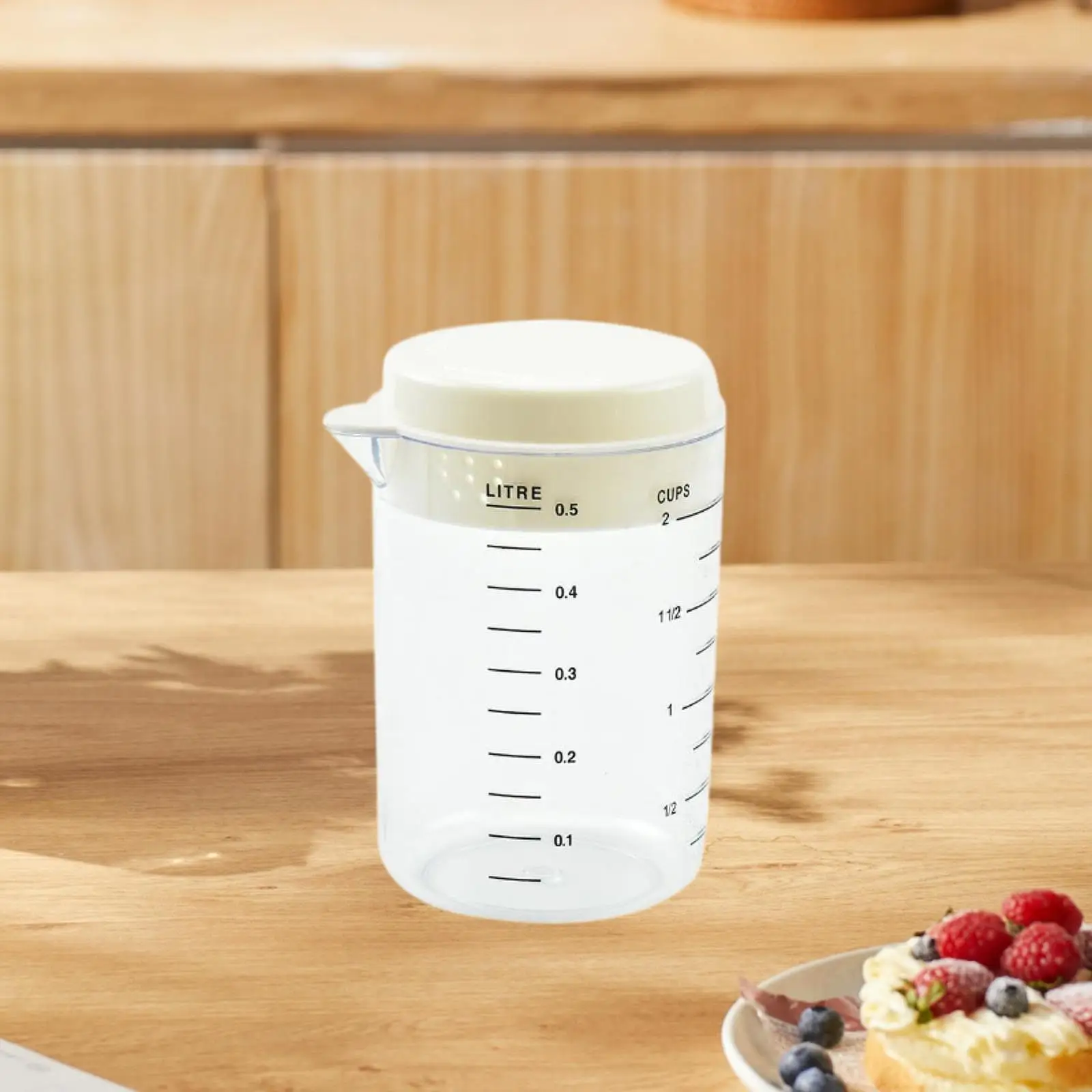 Measuring Cup with Scale 500ml Clear Practical Measure Jug with Cover Kithchen Gadgets for Tea Shop Home Tea Hot and Cold Water