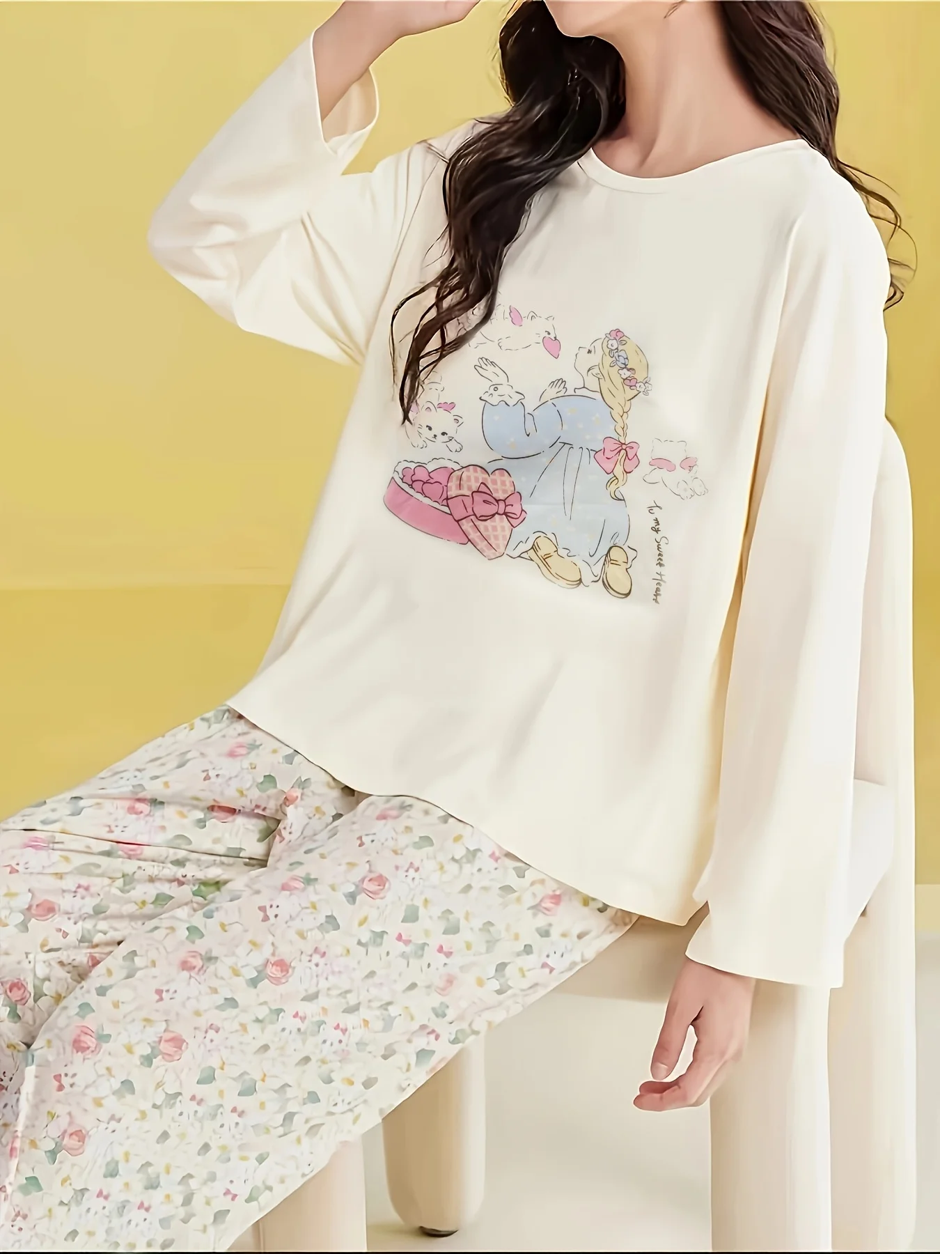 طقم بيجامة نسائي للخريف/الشتاء - بيجامة بلوفر برقبة دائرية مطبوعة على شكل فتاة خرافية مع بنطال مطبوع عليه زهور، طازج وحلو