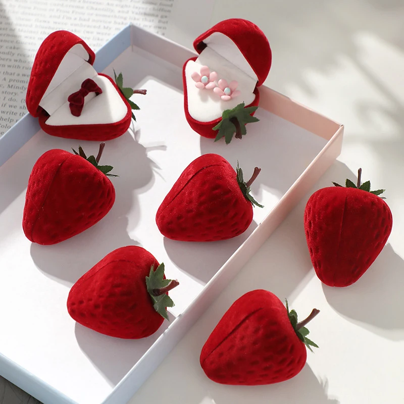 

Velvet Red Strawberry Ring Box Personality Rose Heart Shape Rings Storage Box Flocking Jewelry Display Case Valentine's Day Gift