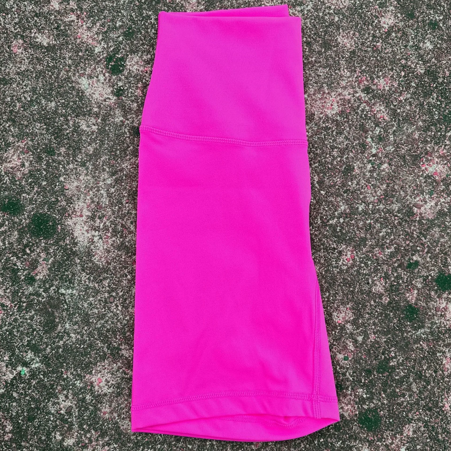 Women's High-Waist Cycling and Fitness Shorts with Built-In Pocket