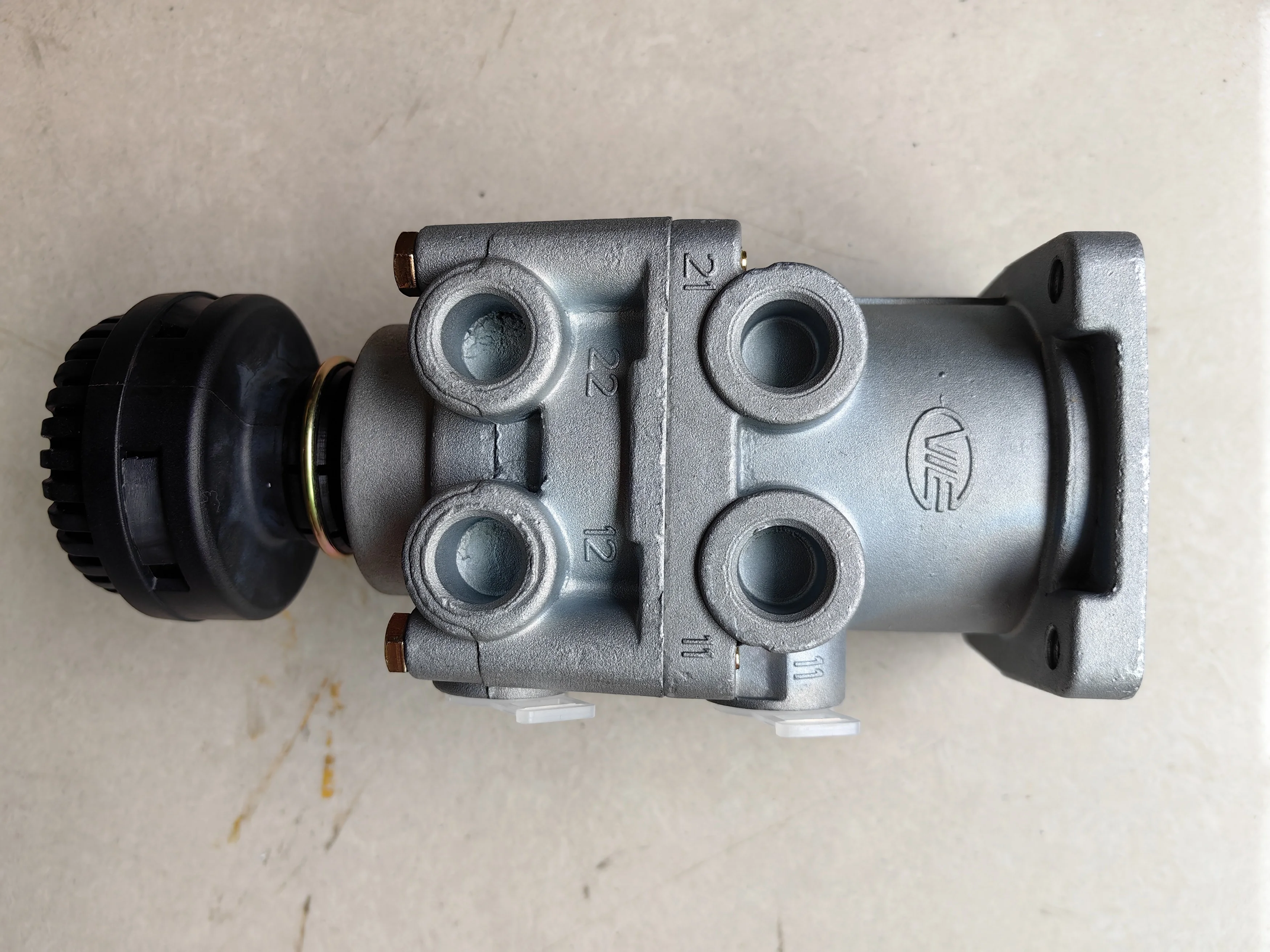 Bus Parts Yutong Brake Master Cylinder Model 3514-00026 is In Stock
