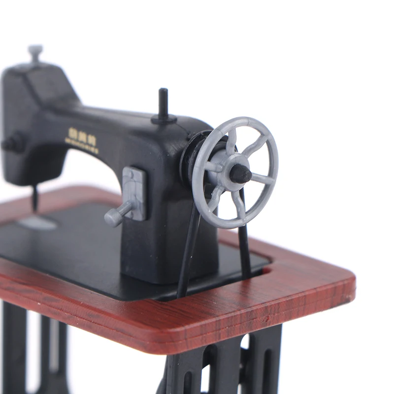 Miniatura Para Casa De Muñecas Máquina de coser mesa y accesorios 