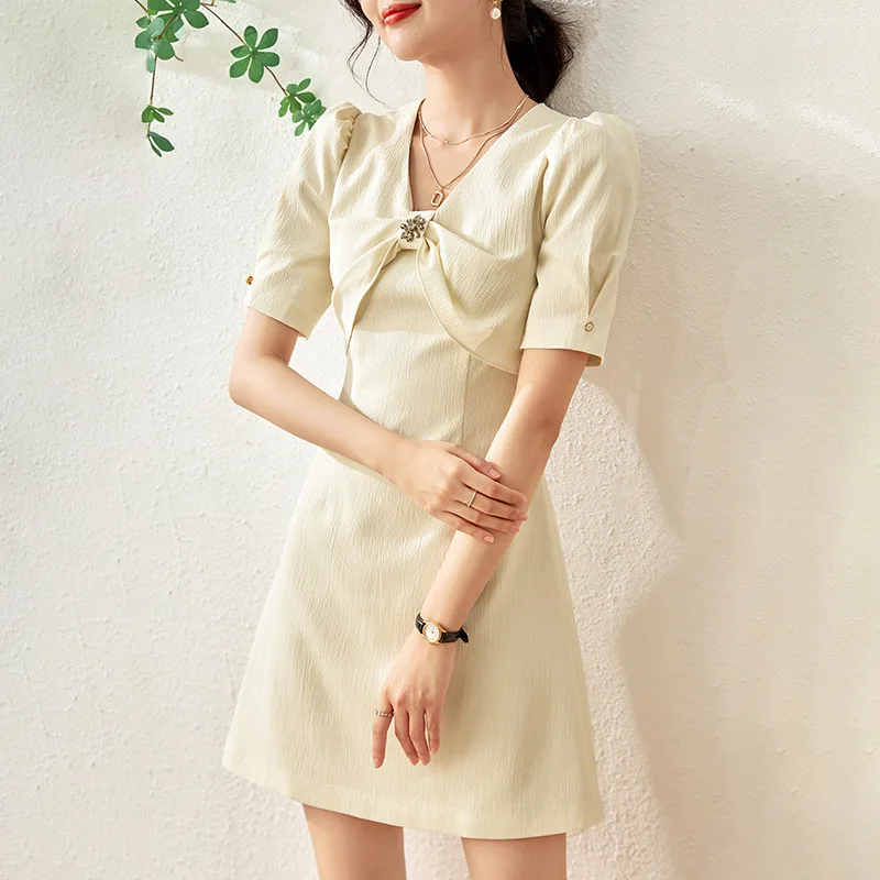 

French gentle style bow temperament and high-end sense dress V-neck bubble sleeve small figure slimming A-line skirt summer