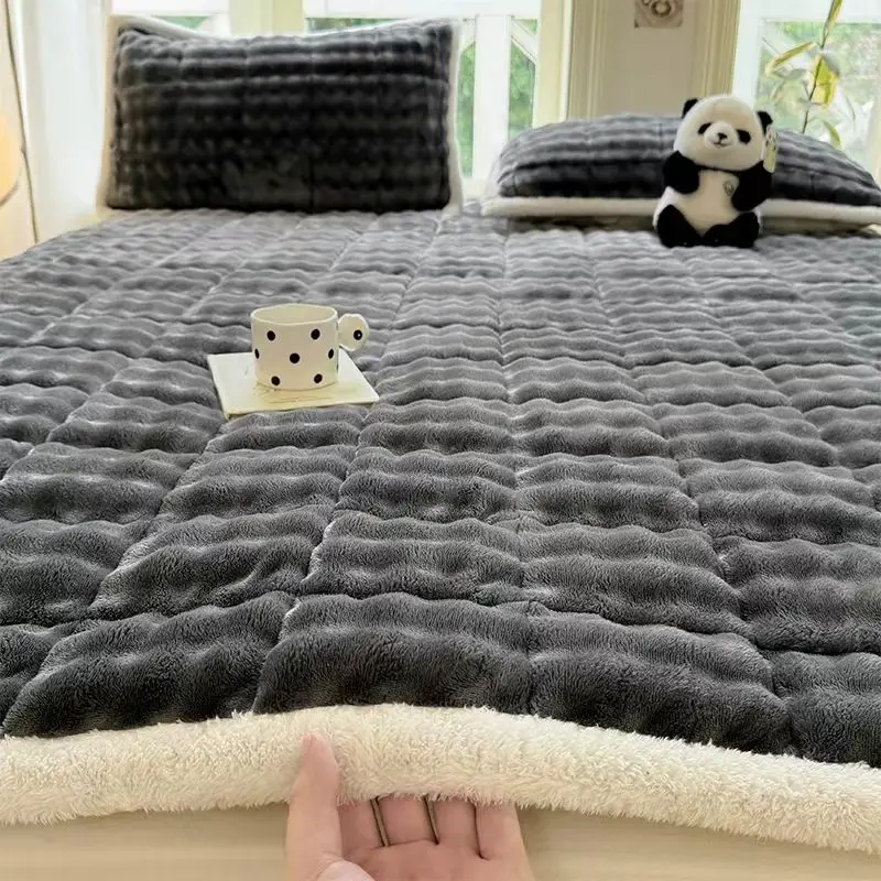 Winter Plush Mattress Flannel Thicken Bed Sheet Filling Cotton Warm Bed Cover Bedroom Soft Cushion Tatami Mat Non-slip
