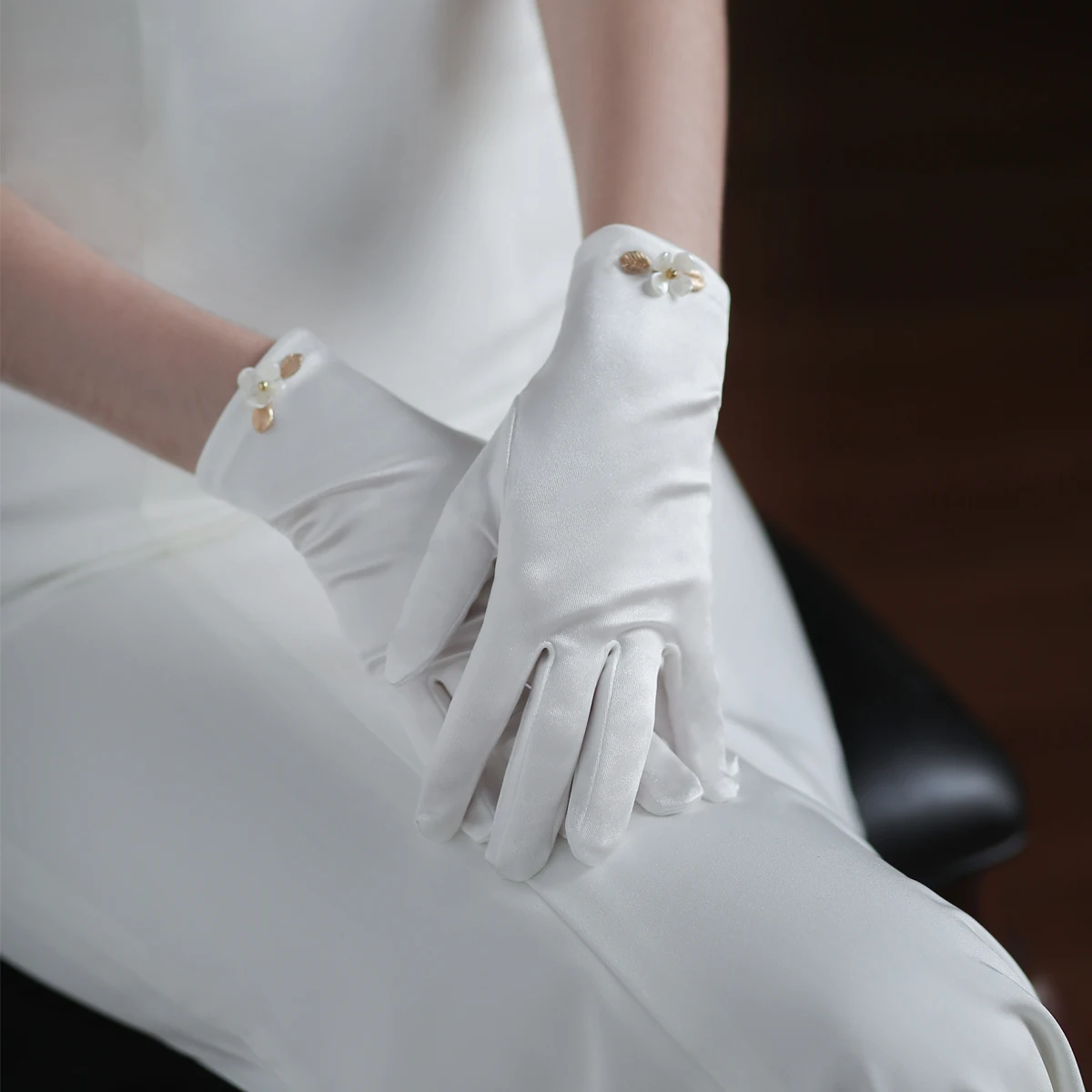 

WG051 Women Wedding Accessories Exquisite White Short Bridal Gloves Stain Ceramic Brides Bridesmaid Marriage Finger Wrist Gloves