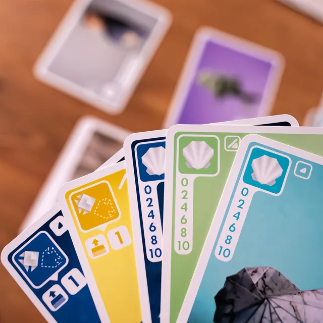 Pandasaurus Games Sea Salt Paper Card Game - Jeu de stratégie sur le thème de l'océan, tactiques rapide, jeu familial amusant, adapté aux enfants 6