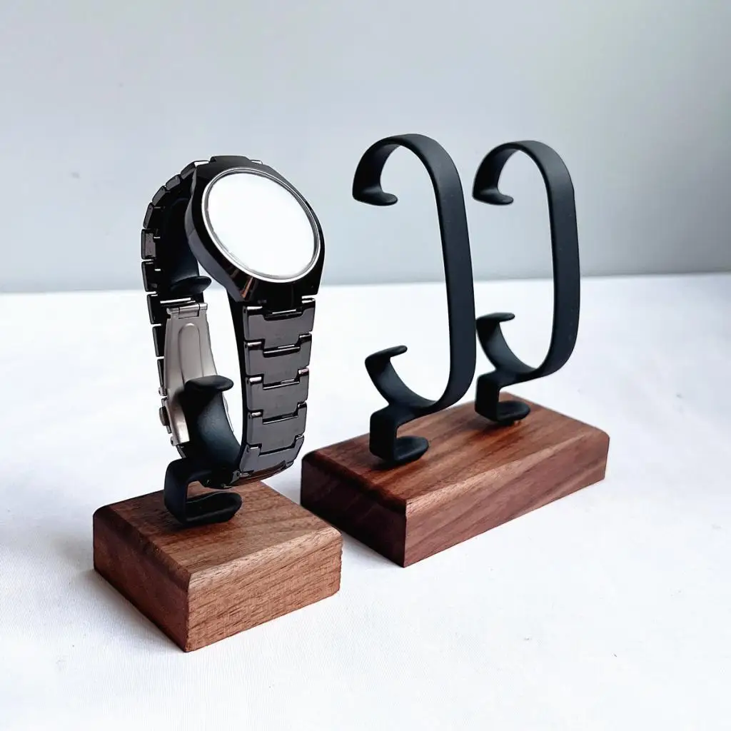 Wooden Watch Holder C Shaped Watch Display Stand For Wrist Watches and Bracelets Retail Use