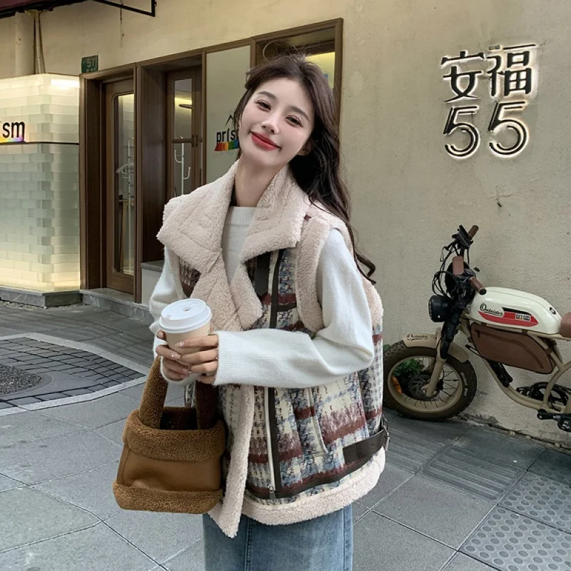 

23 New modelsRetro Plaid Fur Integrated Lamb Wool Vest Coat for Women Winter 2023 New Thickened Warm Design Sense Vesttrendsette