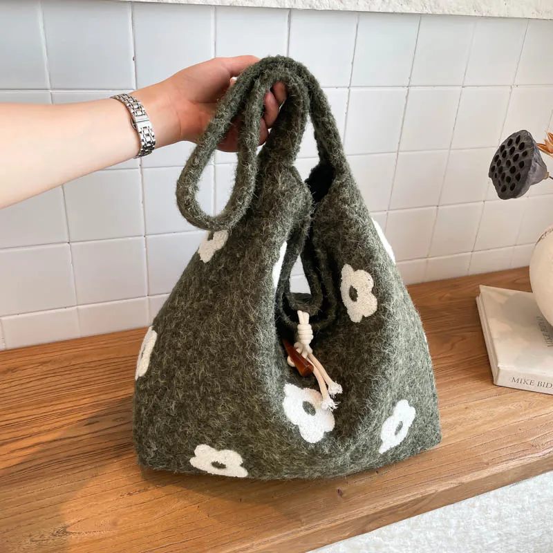 Women Girl Plush Underarm Shoulder Bag One Shoulder Armpit Bag Large Capacity Shoulder Bag for School Work Daily Use