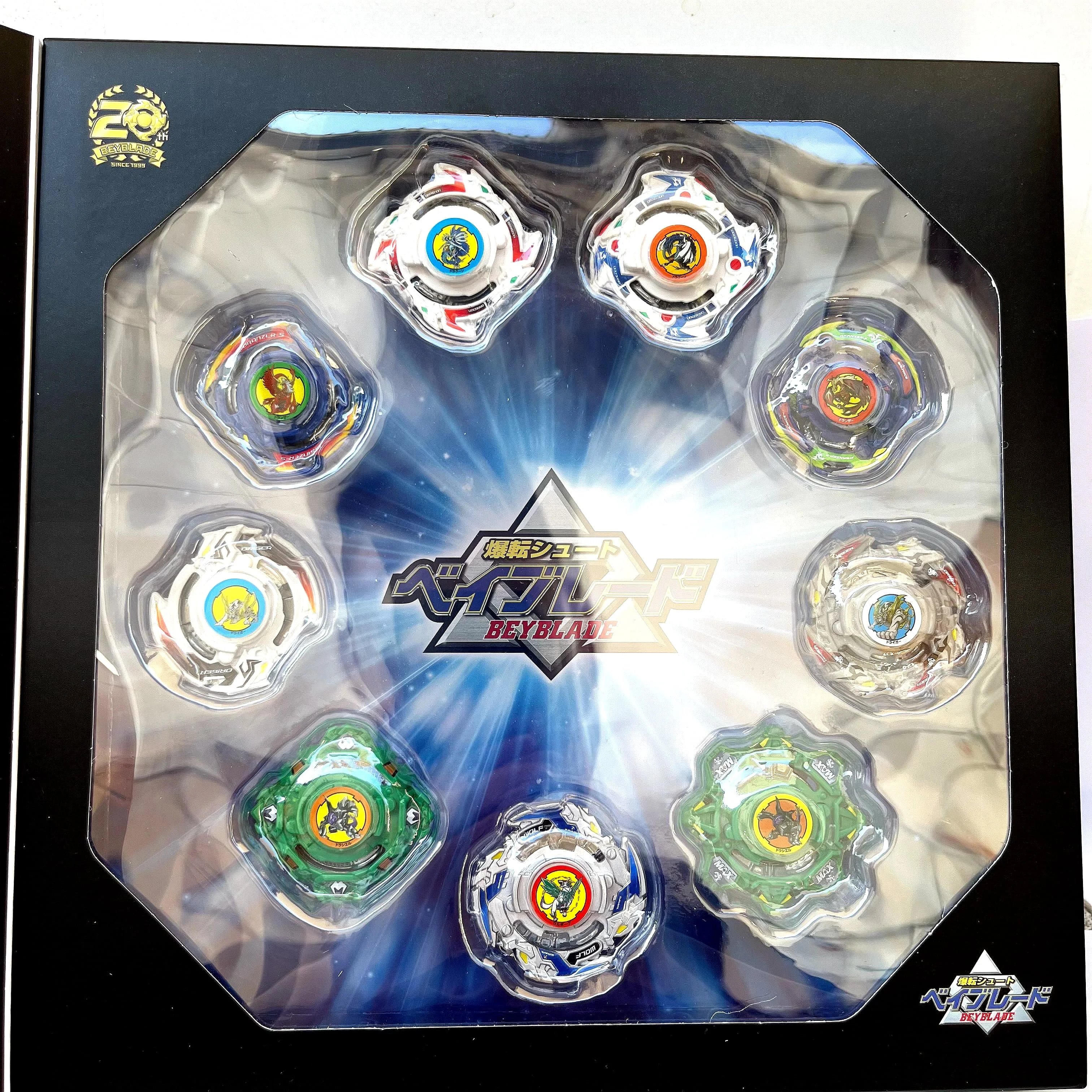 

TAKARA TOMY BEYBLADE GENUINE BEYSCOLLECTOR WBBA BBG-21 Bakuten 20th Anniversary Set