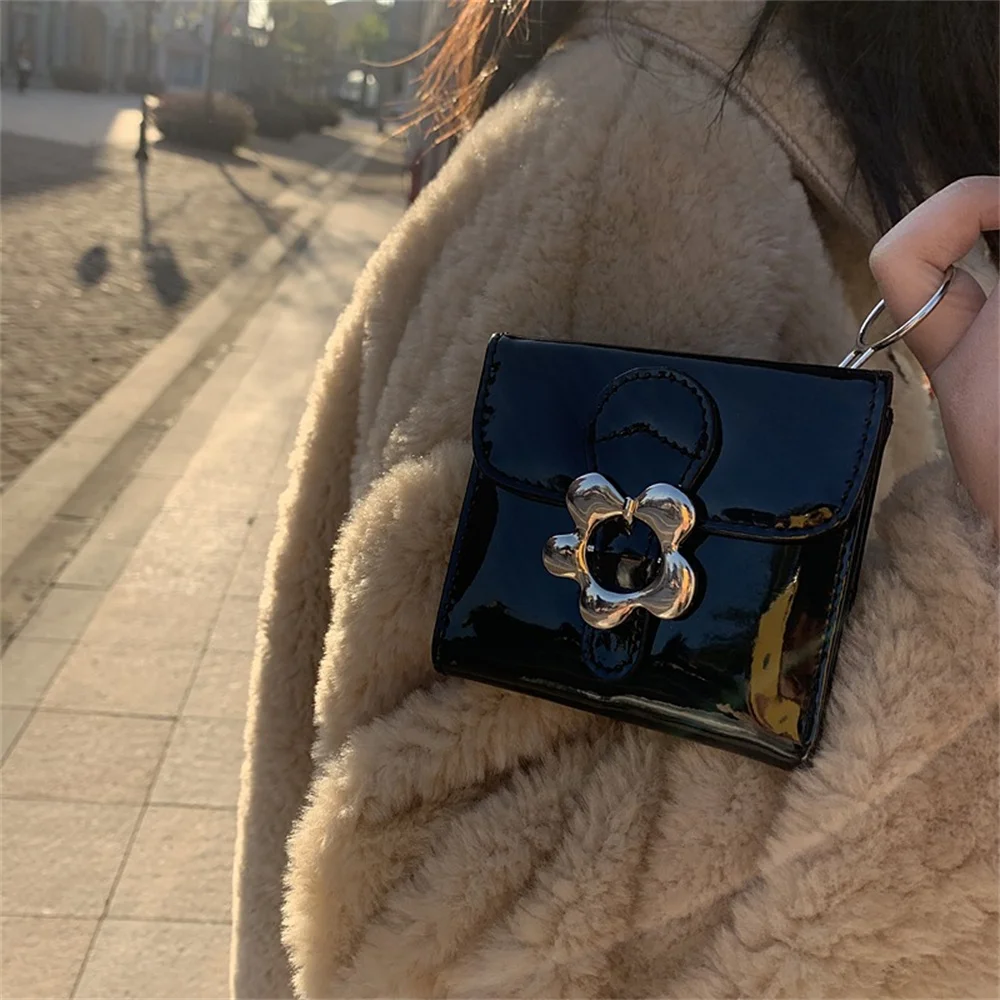 

Vintage Design Cute Flowers Women Short Wallet Patent Leather Ladies Mini Clutch Purses Fashion Cool Girls Card Bags Handbags