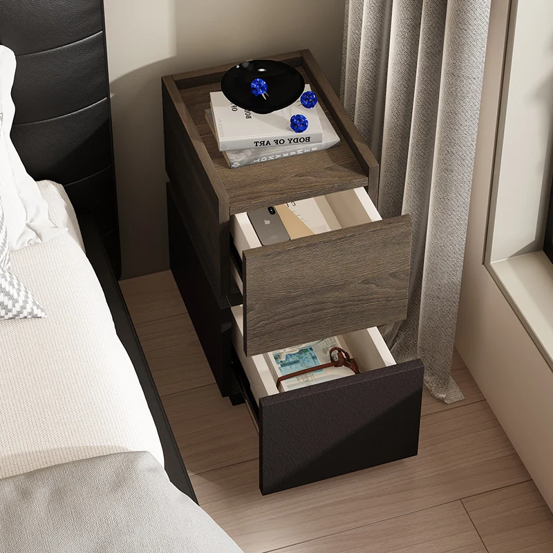 Comodino moderno per camera da letto con giunture in legno e sfondo nero - immagine 3