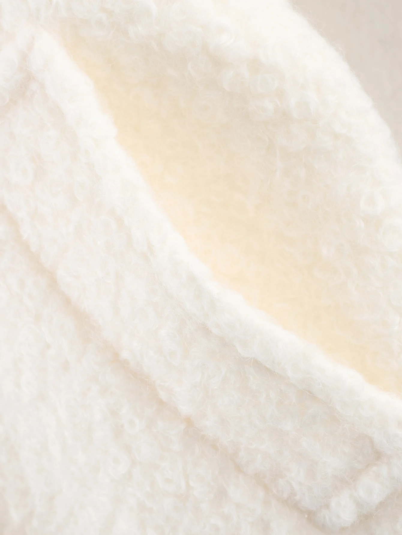 Women's Fashio Short Loop Pile Woolen Coat Autumn Winter Female Double-Breasted Turn-Down Collar Commuter Outwear Beige Jacket