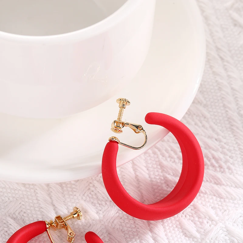 Summer Big Neon Colorful Acrylic C Shaped Hoop Clip on Earrings Geometric Round Earrings for Women Fashion Non Piercing Jewelry