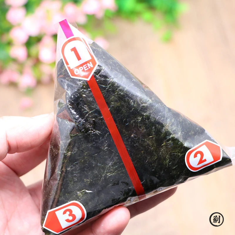 Sushi Packaging Bags 100Pcs Triangular Rice Ball Packaging Bag Nori Seaweed Onigiri Plastic Gift Bags Easy Tear Portable Bento Accessories
