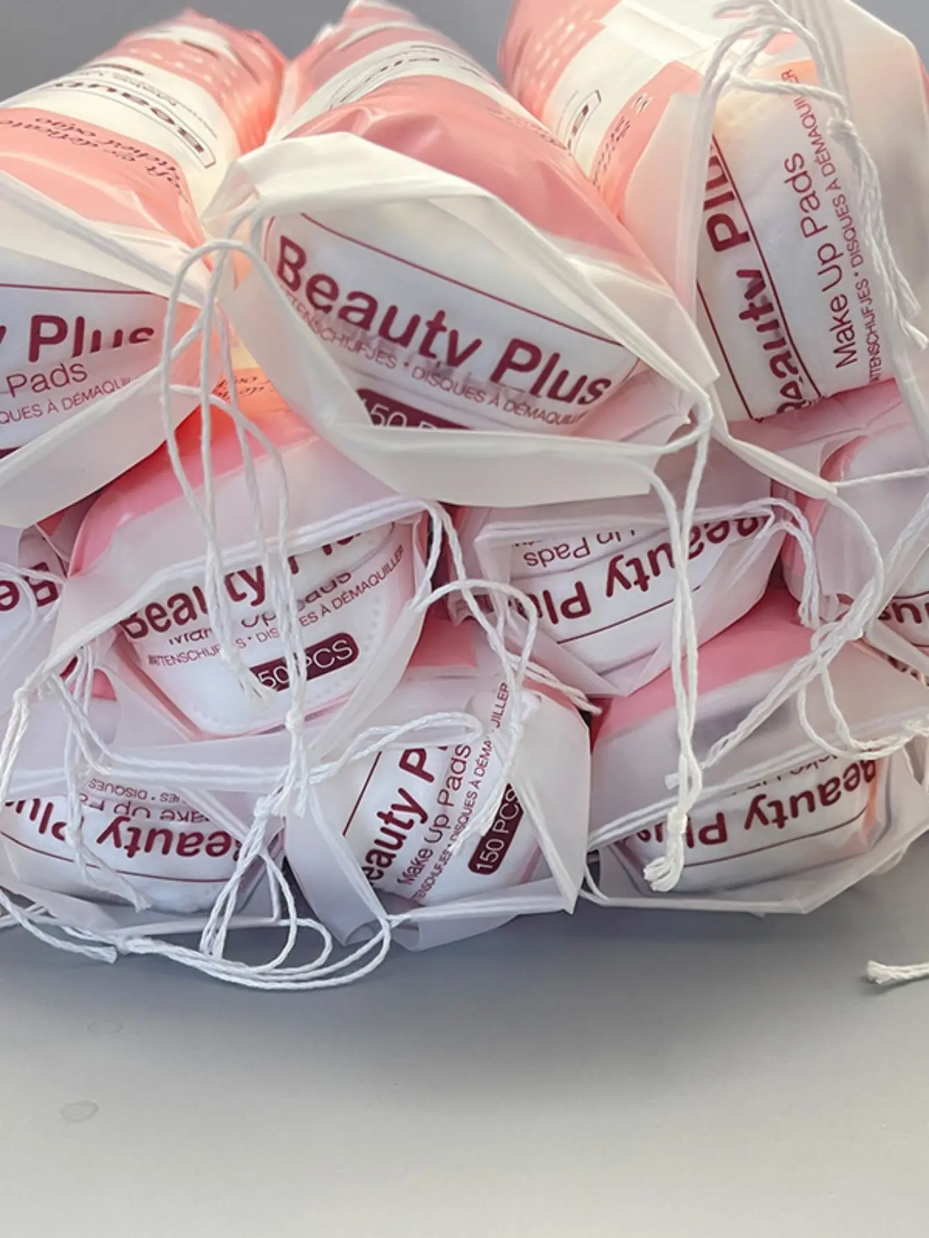150/300 round cotton pads, cotton available on both sides, suitable for facial and eye cleaning, care, and makeup removal
