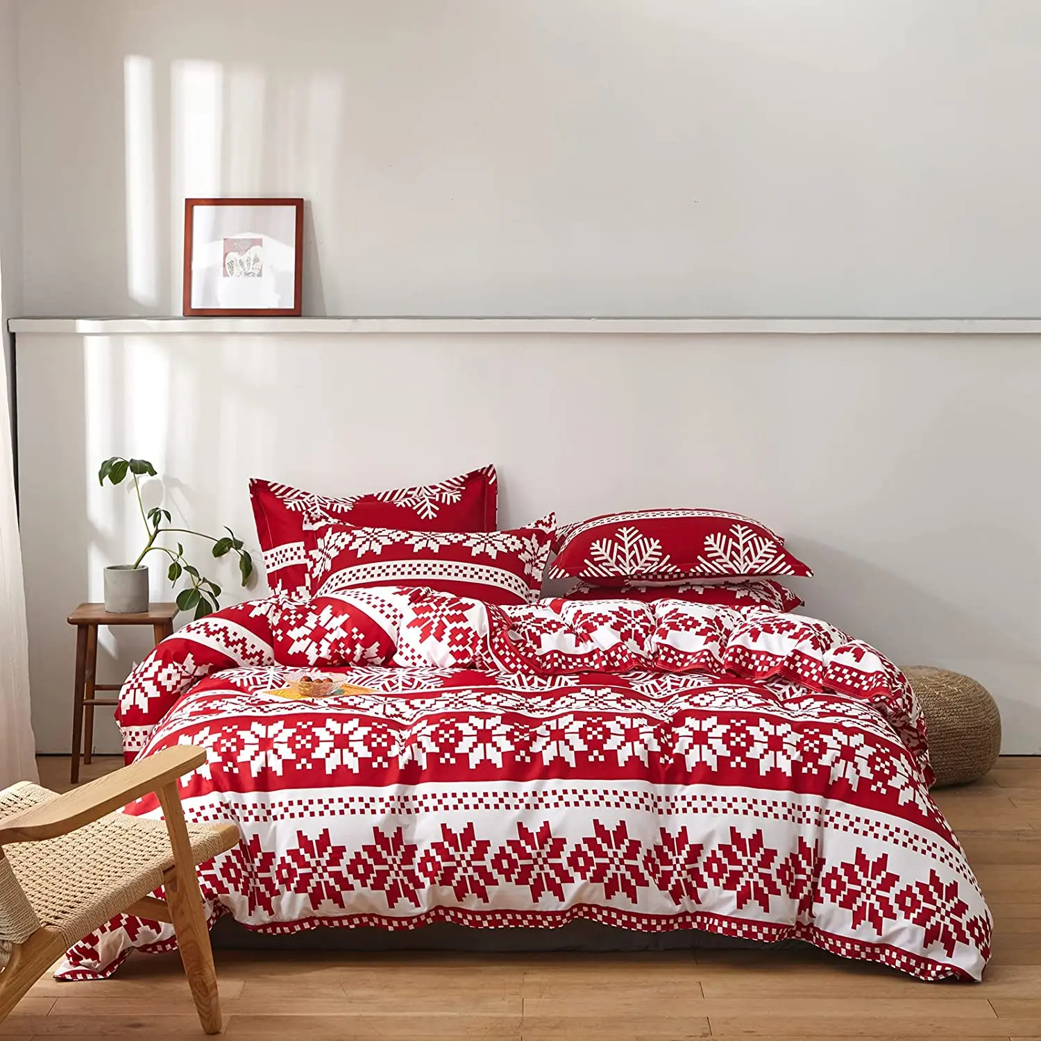 Christmas Red Duvet Cover Set with Red White Snowflake Style Bedding Set with Ties and Zipper Pillow Shams for New Year Gift