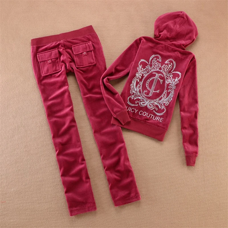 Рисунок 5 - Женский Бархатный спортивный костюм