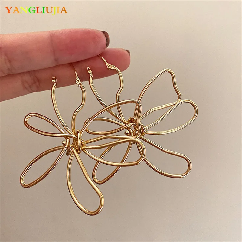 YANGLIUJIA Metal Flower Earrings European American Style Personality, Fashion Big Earrings Ms Girl Travel Wedding Accessories