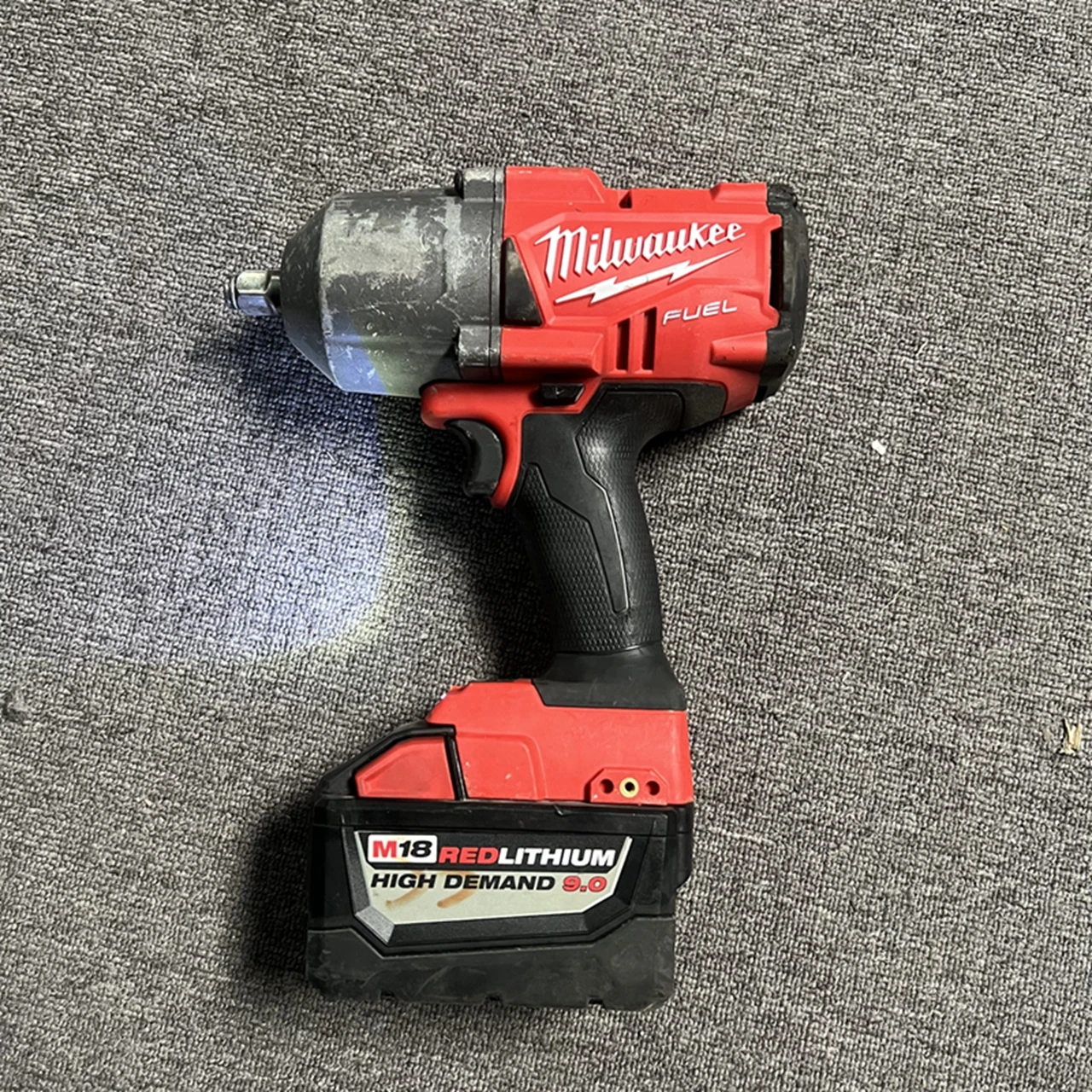 

Milwaukee 2767-20 M18 FUEL 1/2" High Torque Impact Wrench-Includes 9.0AH lithium battery, second-hand