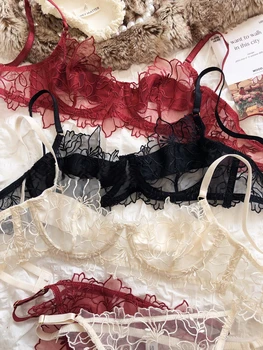 Set di biancheria intima francese Set di reggiseno con ricamo di fiori di pizzo Sexy intimo estivo mutandine di Lingerie Bralette traspiranti Ultra sottili