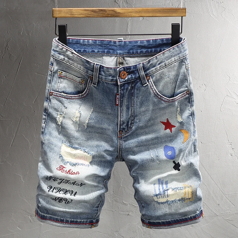 Street Fashion Men Jeans Summer Retro Light Blue Elastic Patched Ripped Short Jeans Embroidery Designer Hip Hop Denim Shorts Men