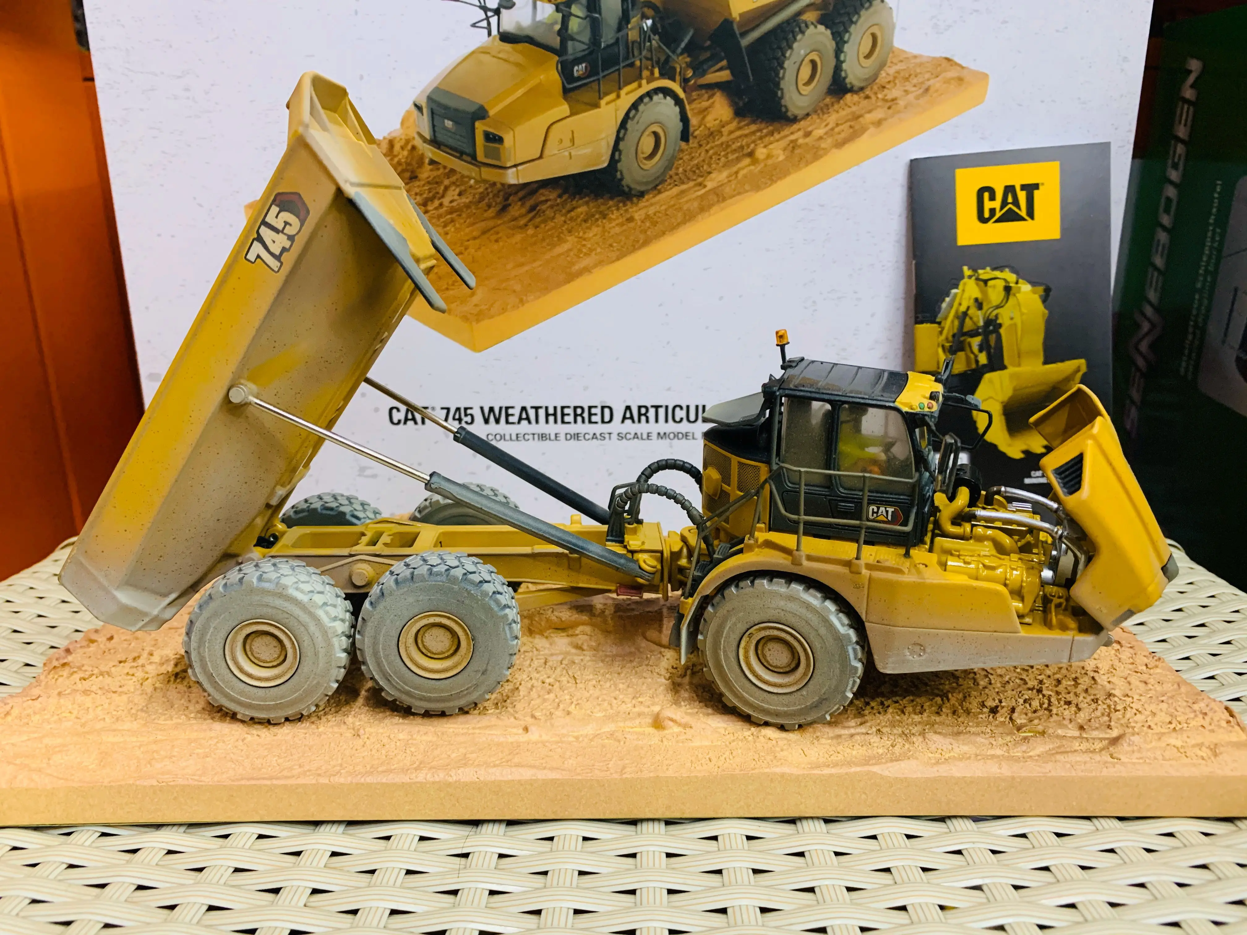 Cat 745 Weathered Articulated Truck 1/50 Scale Metal Model By Diecast Masters 85704 New in Original Box