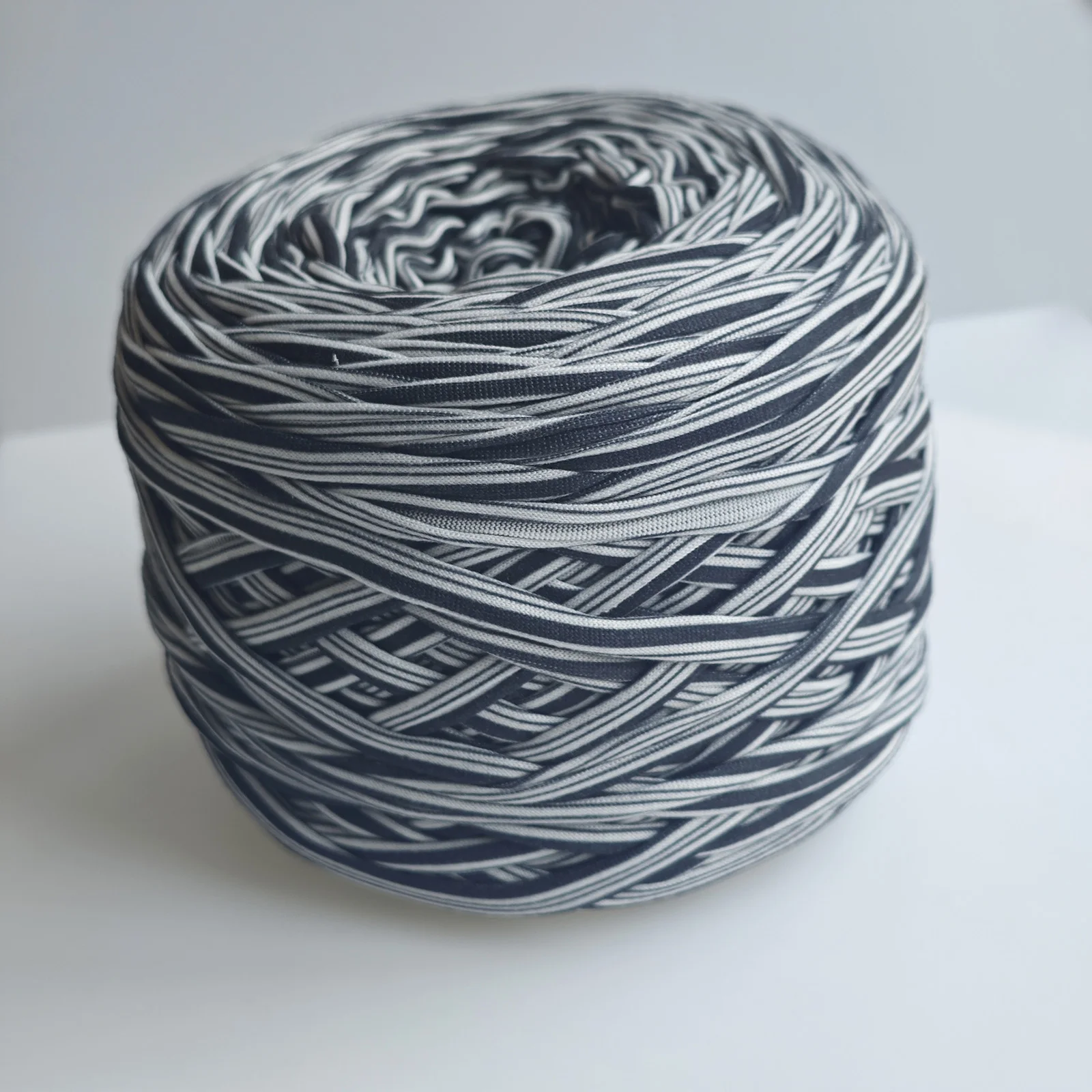 Soft & Durable T-Shirt Yarn for DIY Crafts & Home Decor Projects - 280g