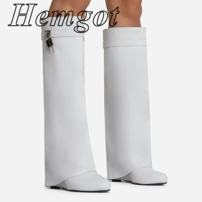 Рисунок 4 - Женские ботинки на толстом каблуке