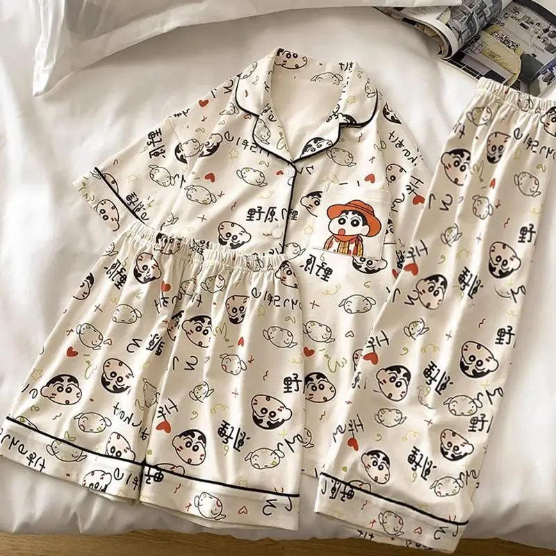

Новый милый пижамный комплект из трех предметов, милая Пижама Crayon Shin-Chan из молочного шелка, домашний набор, мультяшный аниме, подарок для девушки на день рождения для девушки