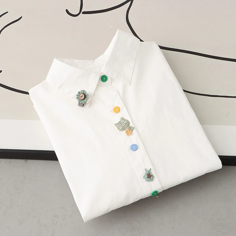 

Женская рубашка с длинными рукавами, белая Свободная Повседневная рубашка с мультяшными аппликациями и цветными пуговицами, модель U017 на весну