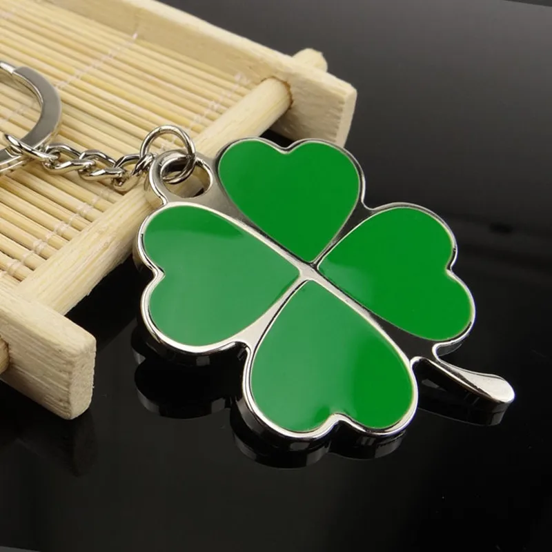 

50Pcs/Lot 4*4cm High-end Creative Small Gift Four Leaf Clover Key Chain Lucky Clover Birthday Party Wedding Favors Souvenirs