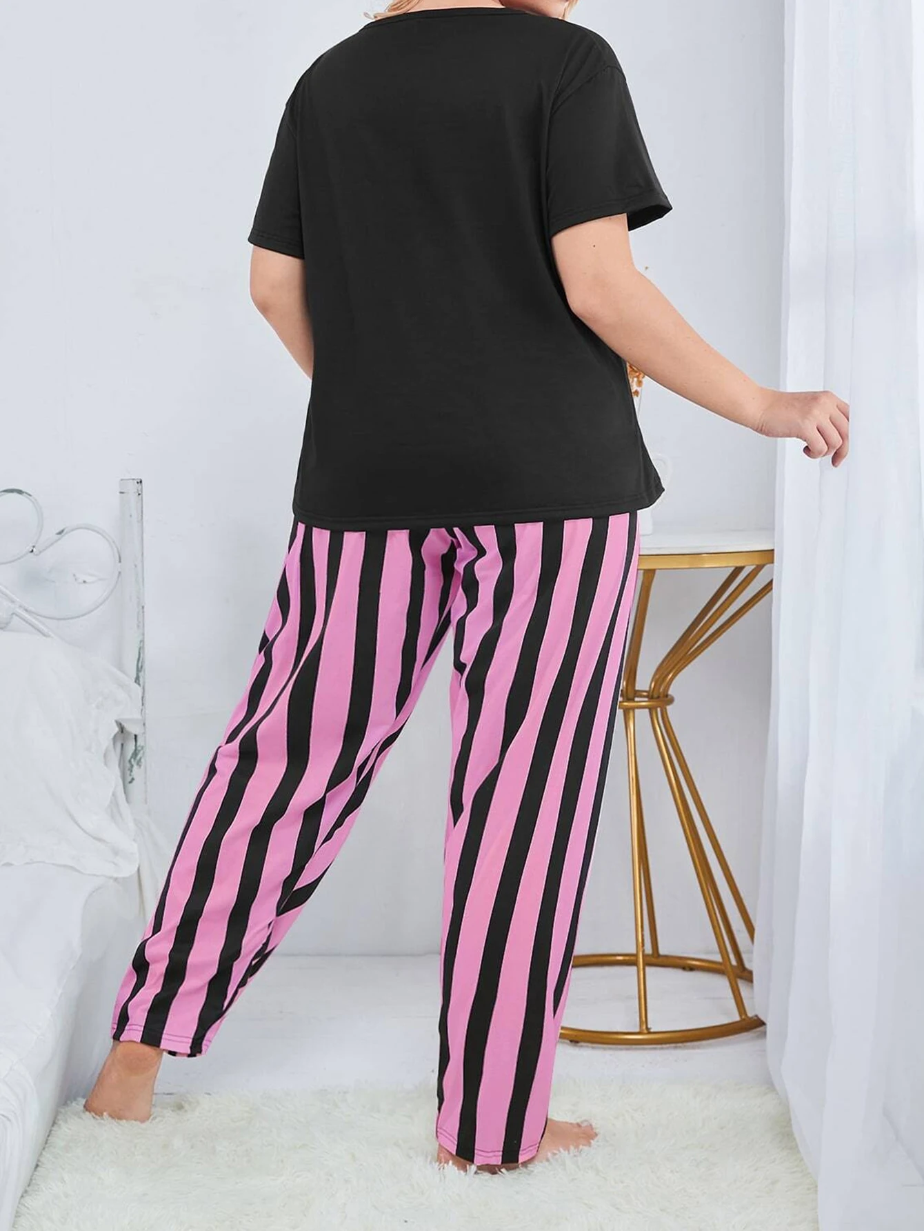 Plus size pajama set can be worn for both home and casual wear. Casual set made of milk silk material, short sleeved long pants