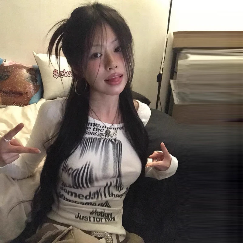 

Retro Graffiti Print T Shirt Women Slim Crop Tops Long Sleeve Y2k Grunge Tops Streetwear America Tshirts Autumn Spring