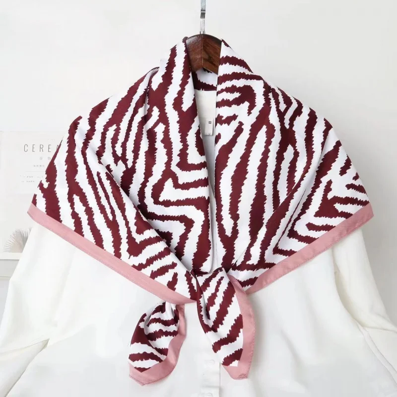 

2022 New Emulation Silk Scarf Printed 90 Square Scarf Veil Scarf Wholesale Factory